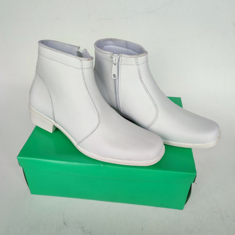 Sepatu pdh putih wanita dinas kantoran