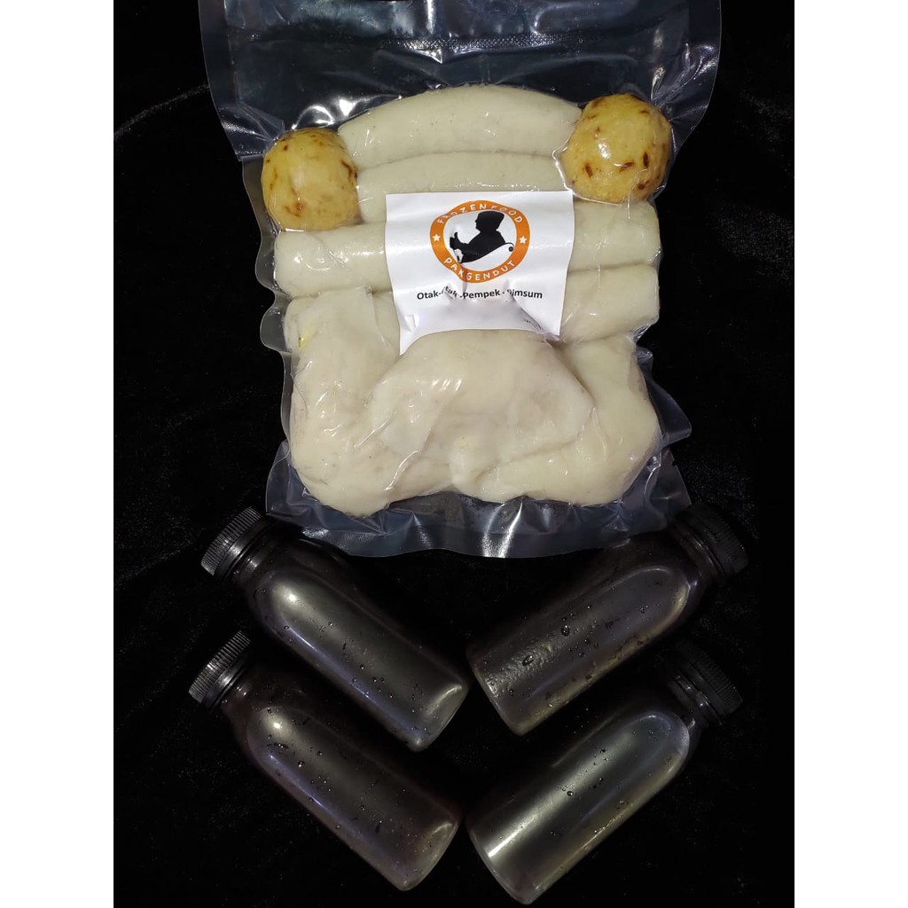 

Paket Family Pempek Asli Ikan Tenggiri Segar Isi 14 Pcs FREE CUKO Frozen Food Pak Gendut