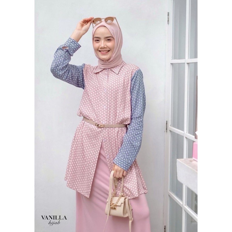 Louvre Blouse Vanilla Hijab