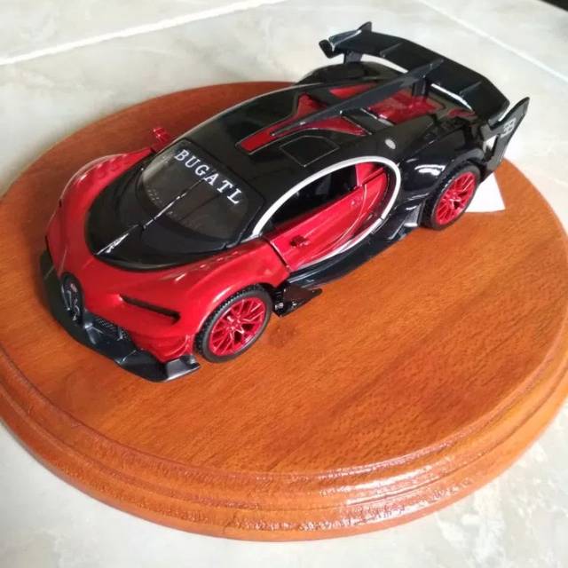 Diecast Mobil 1:32 Bugatti Chiron GT Merah