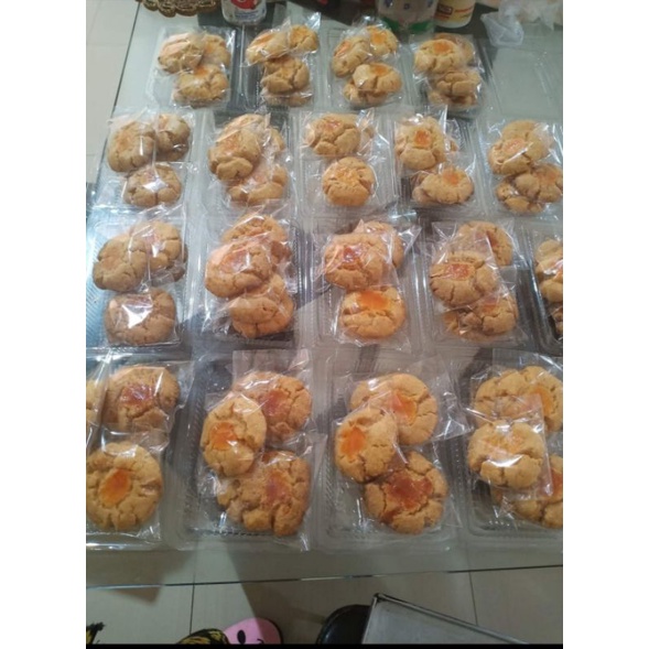 

kue kacang renyah isi10 ya.