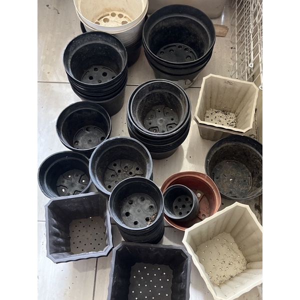 Pot Bunga Tanaman Bekas