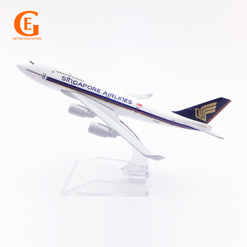 Model Pesawat Terbang Singapore Airlines Boeing 747 B747 Bahan Alloy Metal Die-cast 16CM