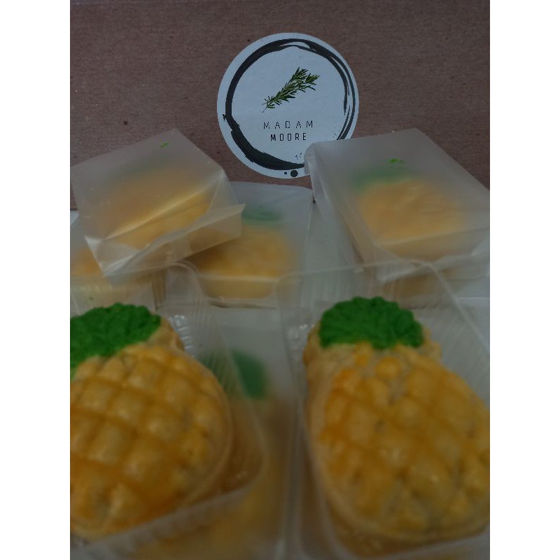 

Nastar premium Nanas isi 4