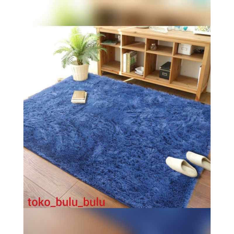 karpet bulu rasfur lembut dan nyaman ukuran 160×100×5cm,berat 1kilo