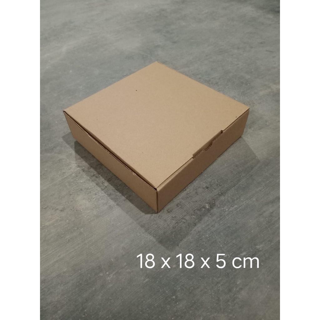 

Kardus Uk. 18x18x5 cm....Die Cut kotak Kue, snack -aksesoris-dll model box pizza