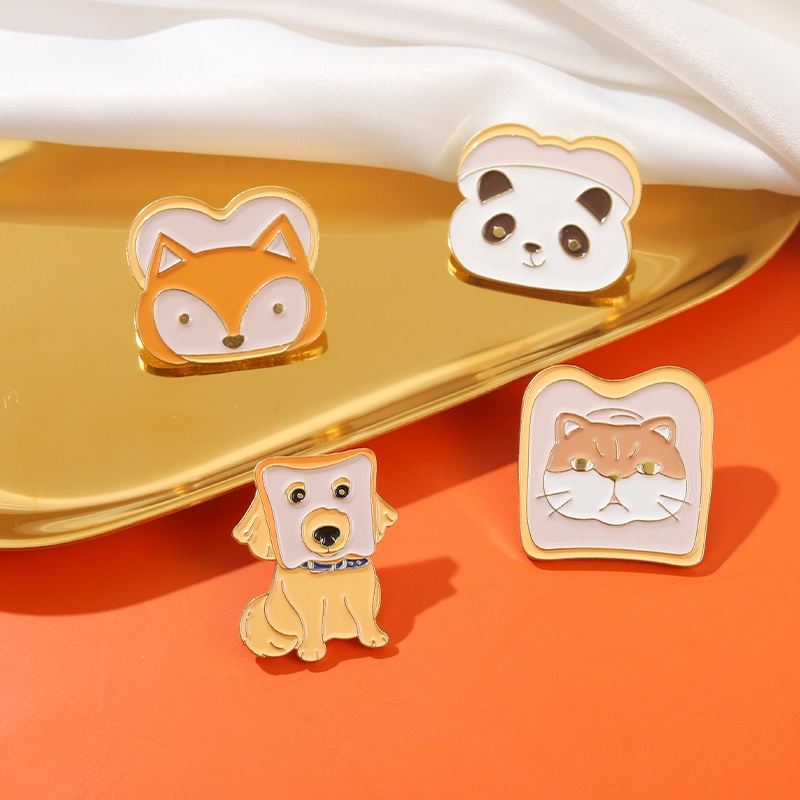 Bros Pin Enamel Bentuk Kartun Hewan Kucing / Rubah / Anjing 4 Gaya Untuk Hadiah Teman