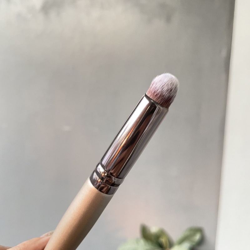 1Pc Bullet Concealer Makeup Brush Round Head Cosmetics Blending Brushes Powder Foundation Professional Non-marking Make Up Tools A352