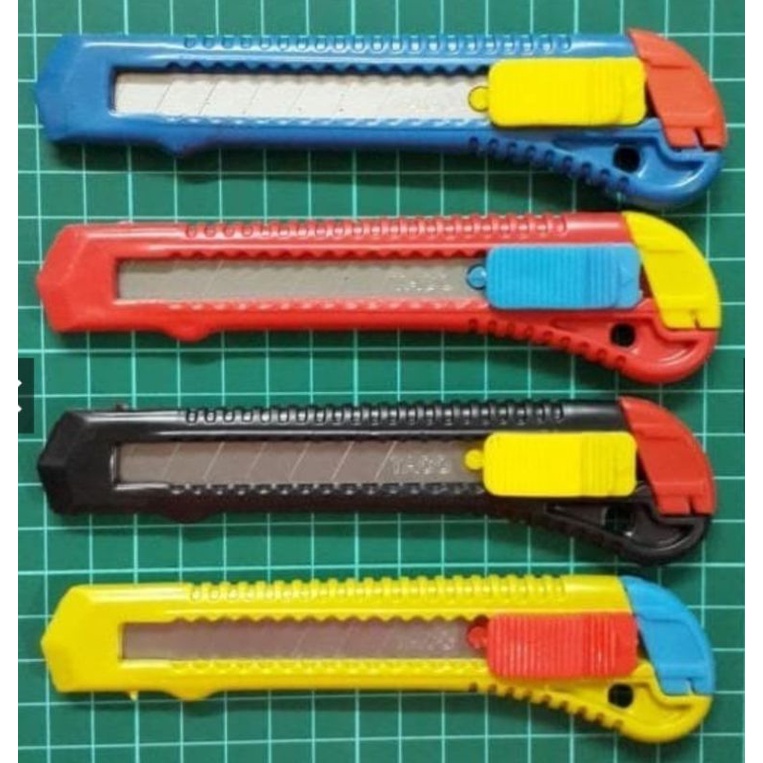 

pisau cutter besar warna murah / alat pemotong kertas