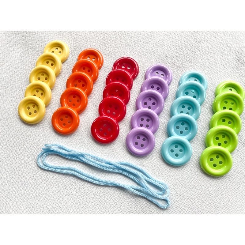 LILOMILO Meronce kancing jumbo 3.5cm 6 warna dengan tali/meronce kancing besar/mainan edukasi kancin
