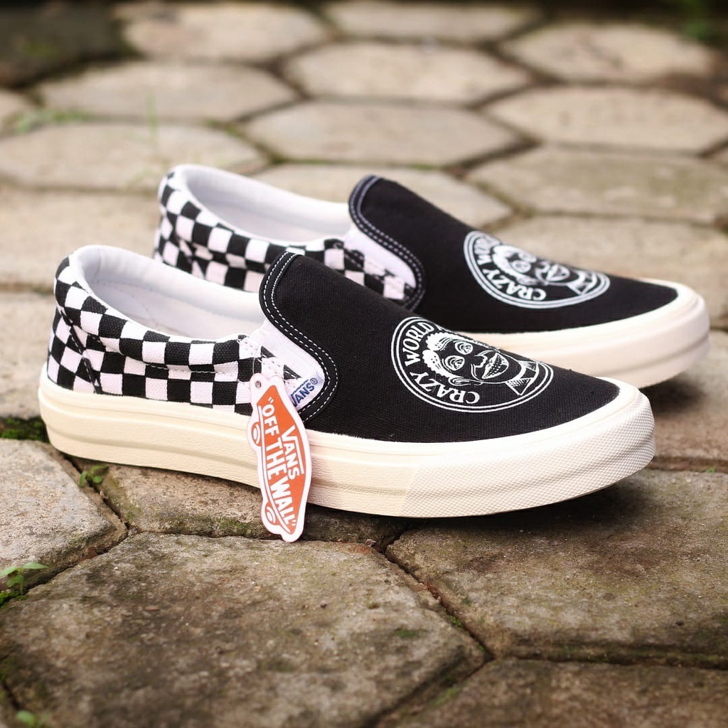 PROMO Sepatu Sneakers Harga Murah | Vans Slip On Crazy World Ain't It Premium, Import Quality, Tag Made In China