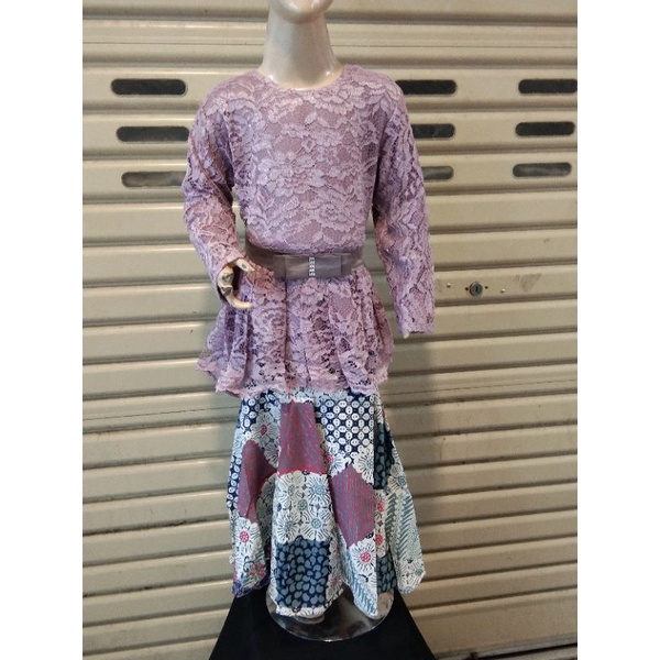 Kebaya brokat anak lilac//kebaya pesta anak lavender//kebaya brokat modern//