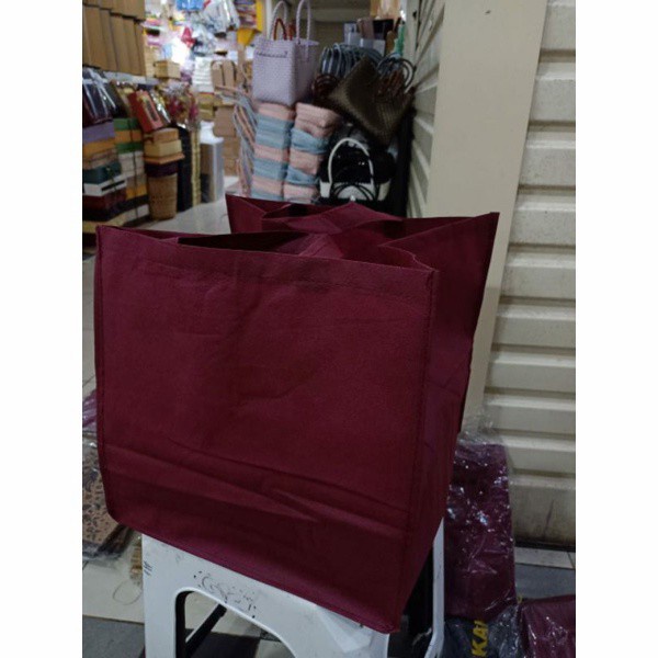 

✨ BISA COD ✨ TAS BESEK SPUNBOND BOX NASI 33x33x35 ( LUSIN )
