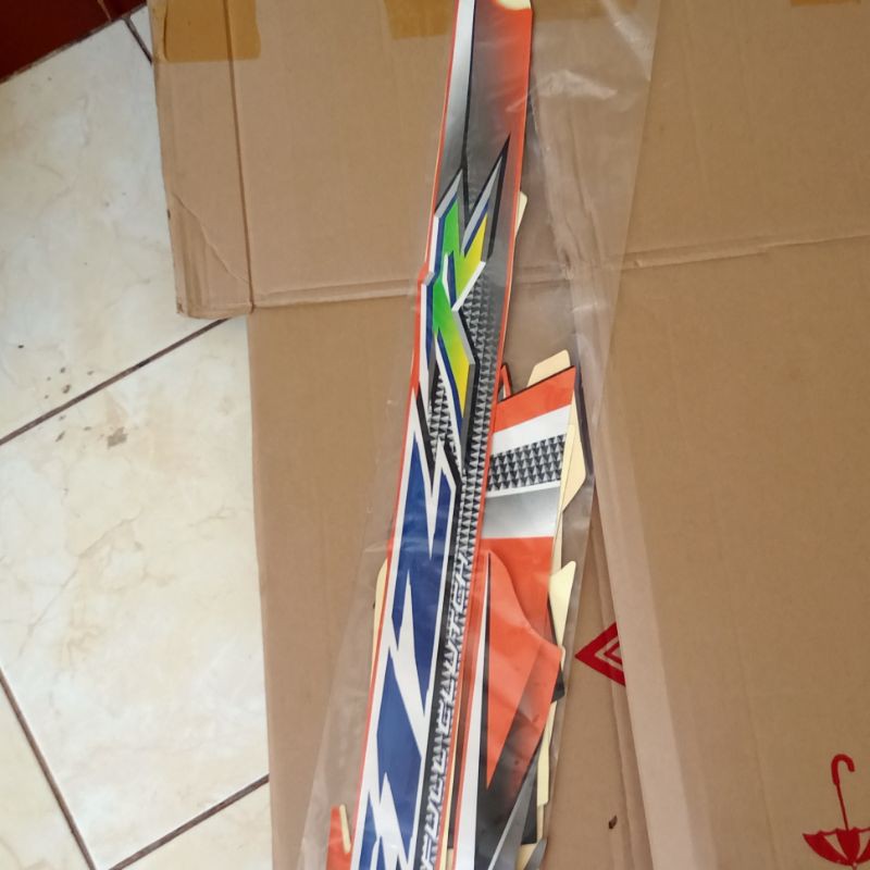 sticker stripping body Yamaha F1ZR body orange