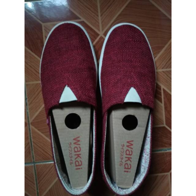 Wakai Sepatu Slip On Hashigo original - Merah - size 41