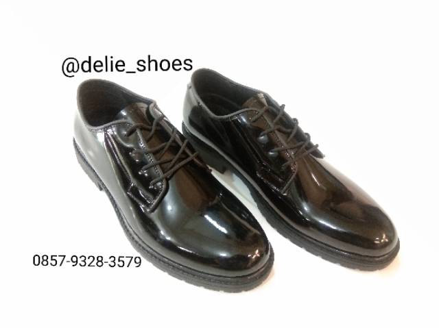 Sepatu pdh jatah tnipolri kilap/Sepatu pdh dinas kantoran