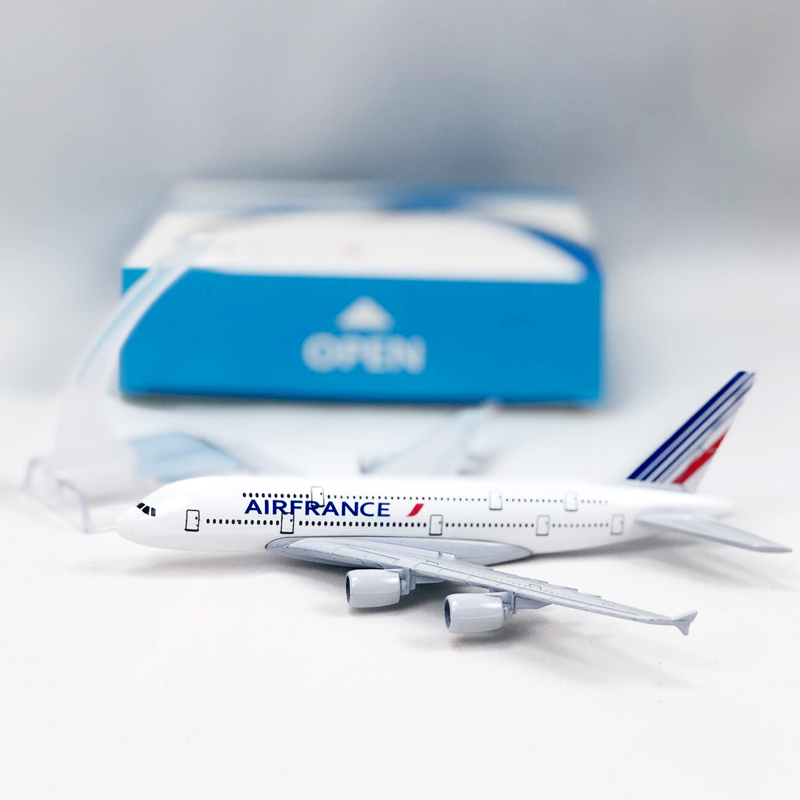 Miniatur Diecast Pesawat Air France A380 Airbus 380 Bahan Alloy Solid Ukuran 16CM Untuk Koleksi