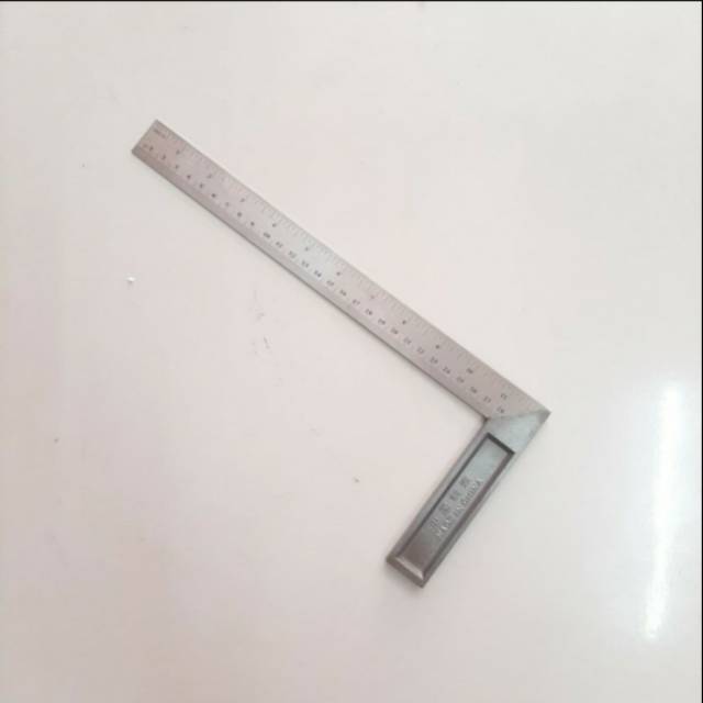 

SIKU TUKANG/PENGGARIS METERAN 30 CM
