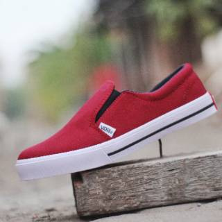 SEPATU SNEAKERS CEWEK / VANS WANITA / TERBARU TERLARIS