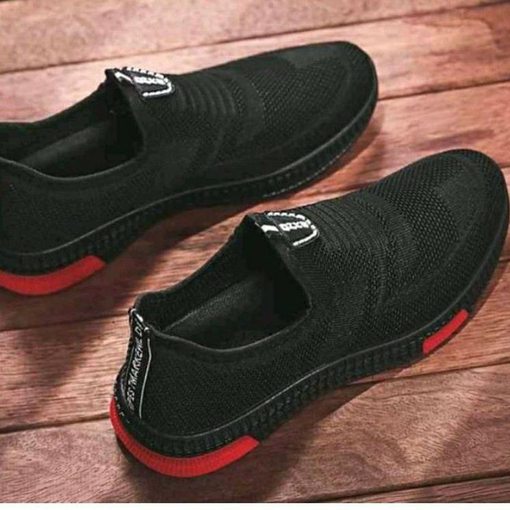 (READY) GEMMA-Sepatu Pria Sneakers Slop Simple ONKE tanpa tali - Sneaker Pria Slip on Santai