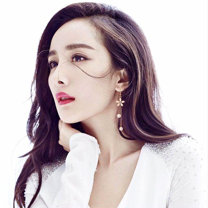 Anting Rumbai Bentuk Kelopak Bunga Aksen Kristal | Anting Rantai Mutiara Bentuk Bunga | Aksesoris Rambut Untuk Wanita | Anting Bahan Stainless Steel | Kotak Hadiah Untuk Hadiah