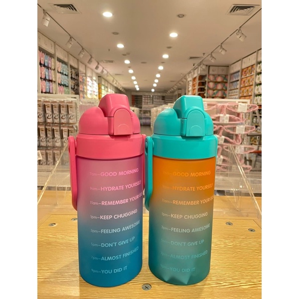 BOTOL AIR MINUM GRADIENT SERIES LARGE CAPACITY PLASTIC COOL 2Liter WATER BOTTLE WITH STRAW MINISO