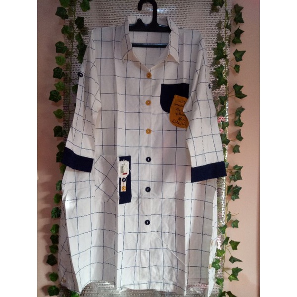 Kemeja katun tunik jumbo kotak kotak putih