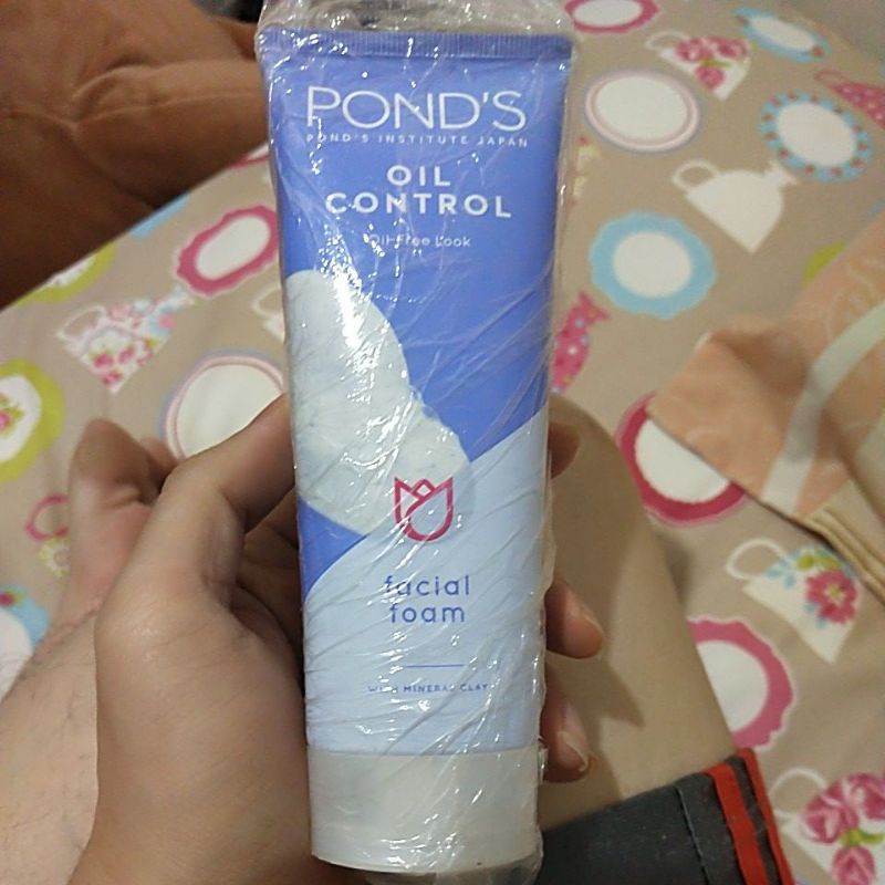 PONDS Oil Control Facial Foam 100g