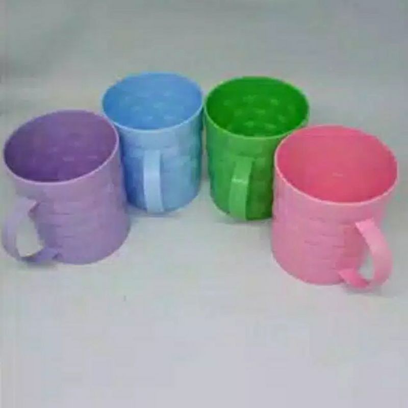 Gelas Plastik Tikar - Gelas Plastik Gagang Tebal