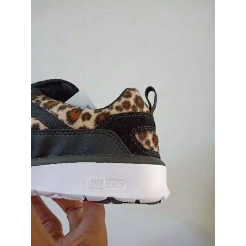 leopard print dc shoes