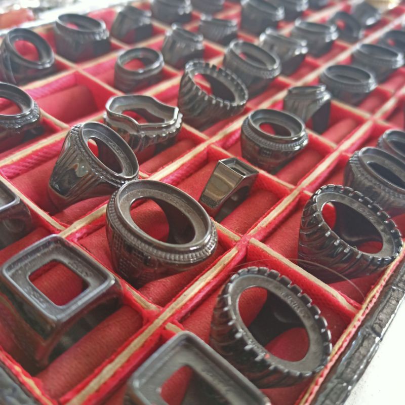 Ring Titanium Hitam