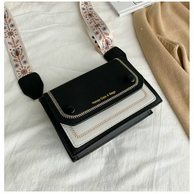 Tas Wanita Kecil Slempang TAS750 Hitam Black