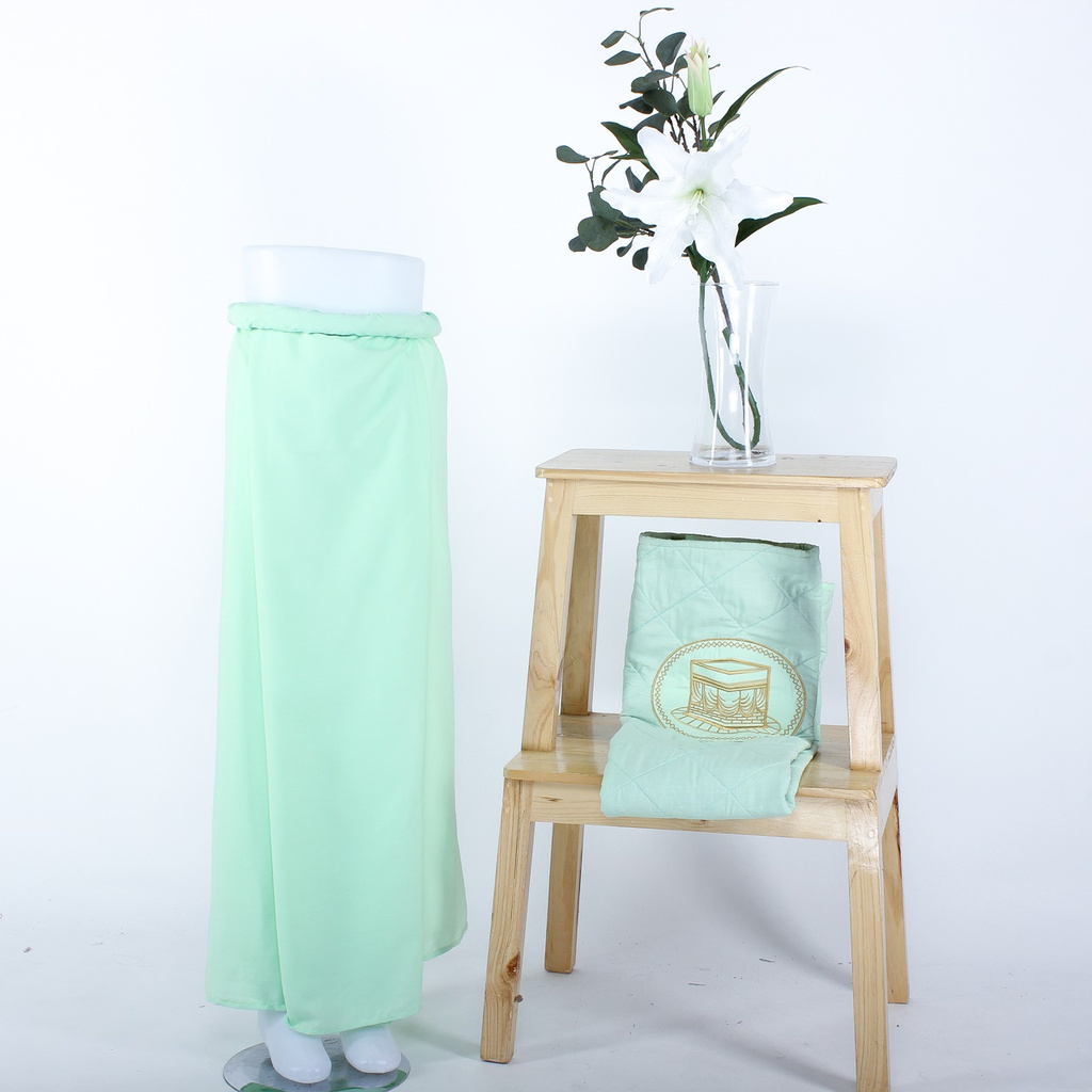 Paket Muslim Green Sarung & Sajadah by Parisku - Sarung Warna Hijau Sajadah bahan Dingin