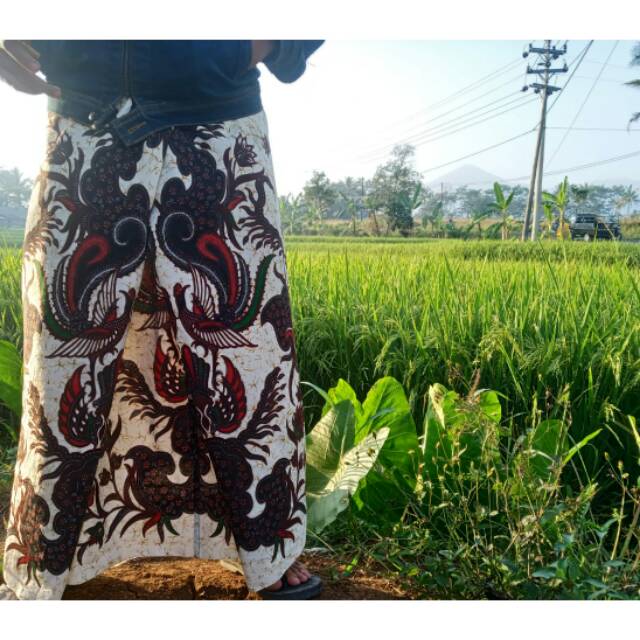 sarung batij//murah MONOCHROME//semi hitam terlaris di galeri SANTRI #03