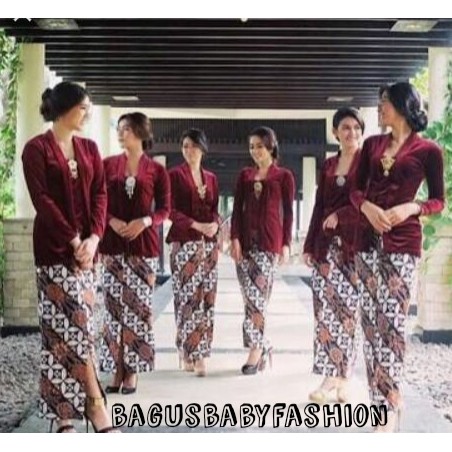 Kebaya Bludru Polos Kutu Baru Premium ukuran Standart   Navy  L Diskon