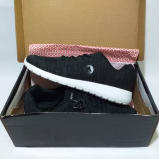 100 ORIGINAL SEPATU AIRWALK KANOE  SIZE 44 BNIB SNEAKERS 