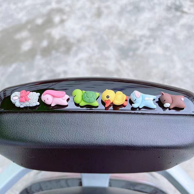 Ornamen Liontin Bentuk Kartun Hewan Tidur Bahan Resin Untuk Dekorasi Interior Mobil Motor