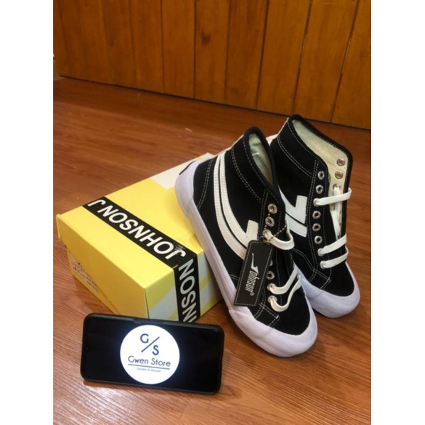 Johnson Galaxy Pro High Cut Black/White BNIB - Sepatu Sneakers Casual