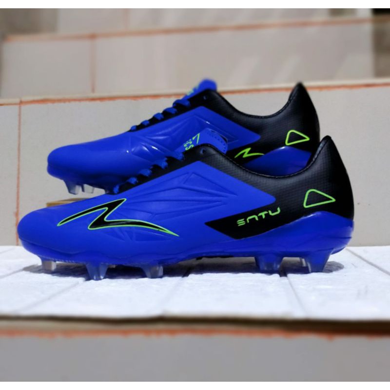 sepatu bola specs SATU terlaris