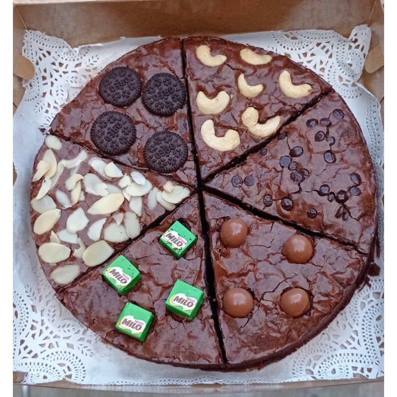 

brownies pizza