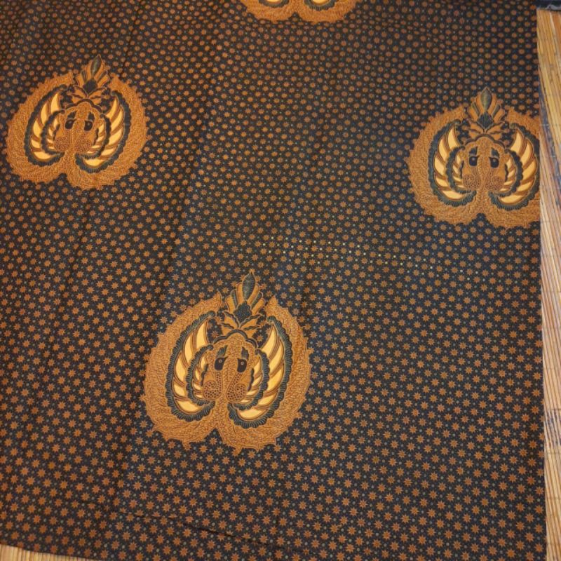 Kain batik solo jarik sogan motif truntum garuda