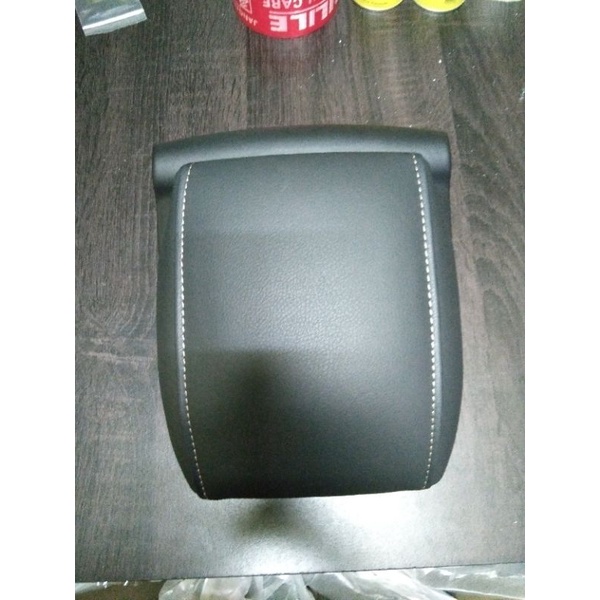 Jual jual tutup console Box kijang Innova ribbon original | Shopee ...