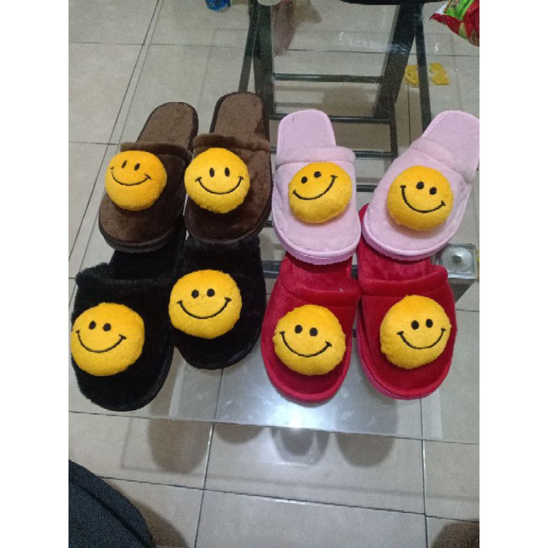 sandal Wanita Sandal Rumah Slop Bulu Boneka Smile