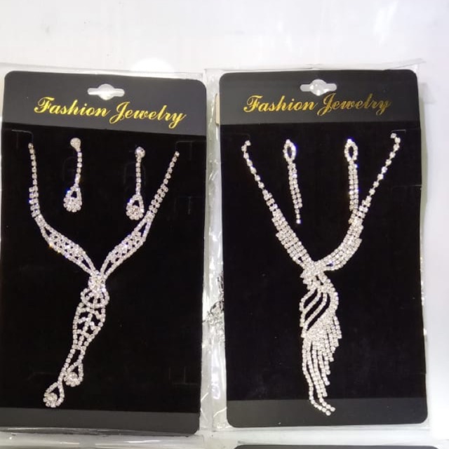 Set perhiasan wedding anting dan kalung