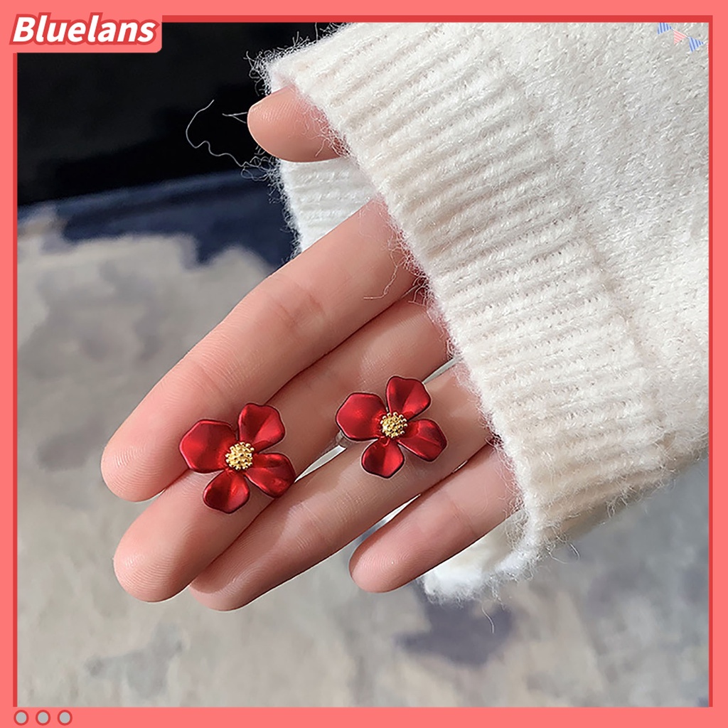 1 Pasang Anting Stud Bentuk Bunga Empat Kelopak Warna Merah Untuk Wanita