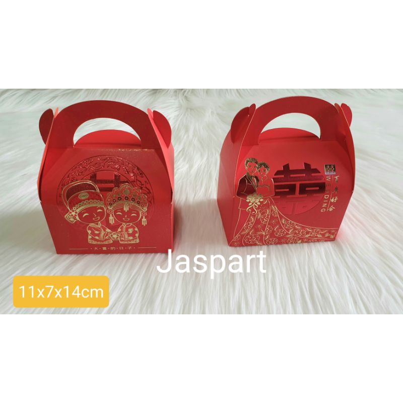 

KOTAK PERMEN KOTAK SOUVENIR WEDDING PAPER BAG CANDY BOX KOTAK SANGJIT KOTAK SOUVENIR PERNIKAHAN