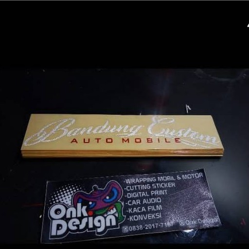 

cutting sticker stiker bebas desain printing waterproof label merk laminasi 42