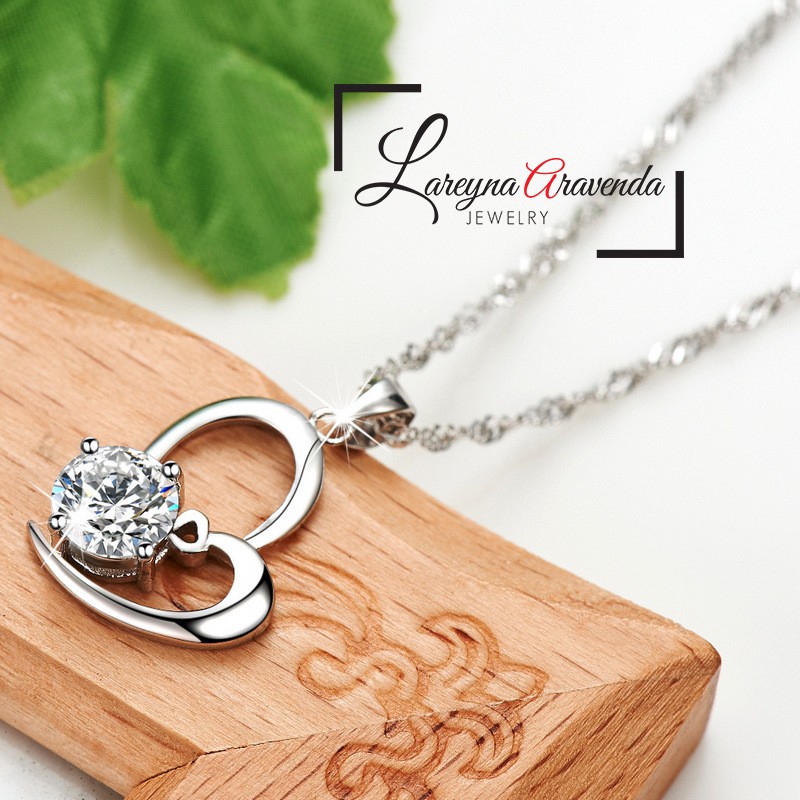 Kalung Titanium Wanita Liontin Motif Love Kristal Crystal Swarovski KL034