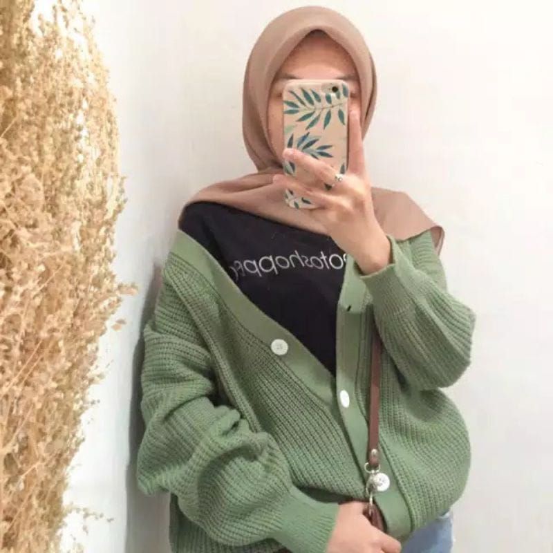 Cardigan rajut carla oversize kancing putih