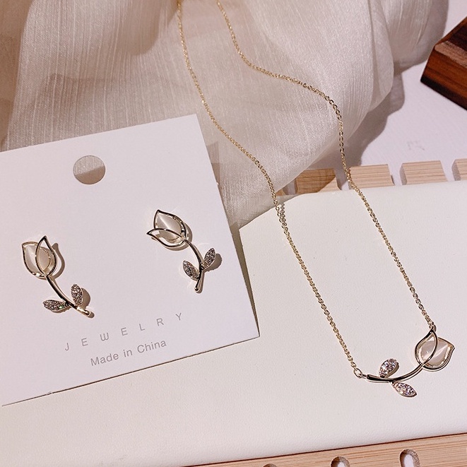 Anting Kalung Dan Gelang Desain Bunga tulip Bahan resin Aksen Berlian Imitasi Gaya Korea Untuk Wanita